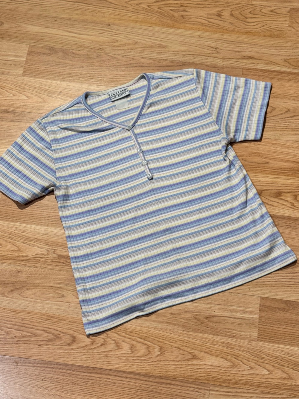 Jantzen | Vneck Buttoned Cotton Tee